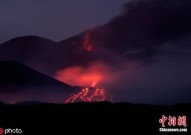 意大利埃特纳火山喷出火山灰云 尚未影响附近机场