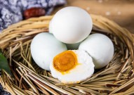我国最好吃的十大咸鸭蛋产地 中国10大最出名的咸鸭蛋排行